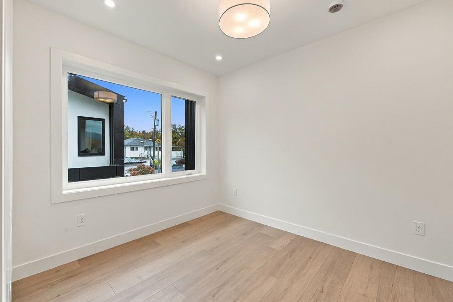 2 3018 E 19th Avenue Vancouver, BC - 15