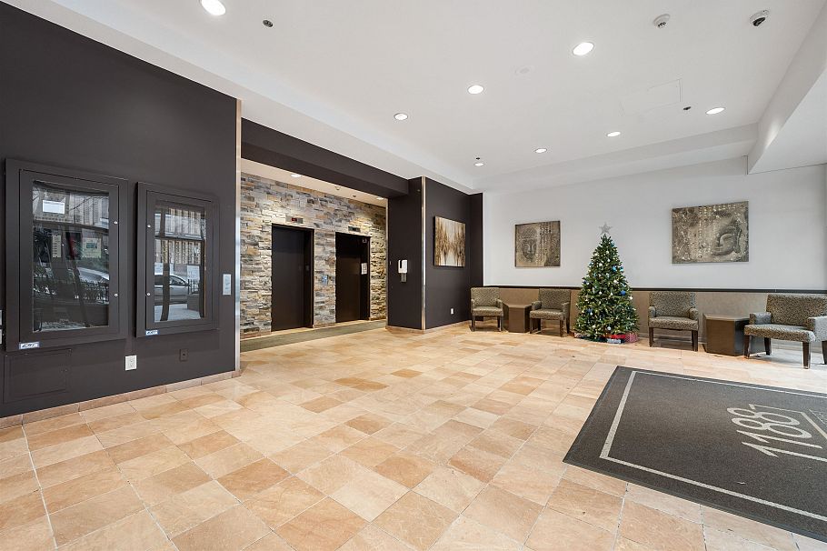 2401 1188 Howe Street Vancouver, BC - 32