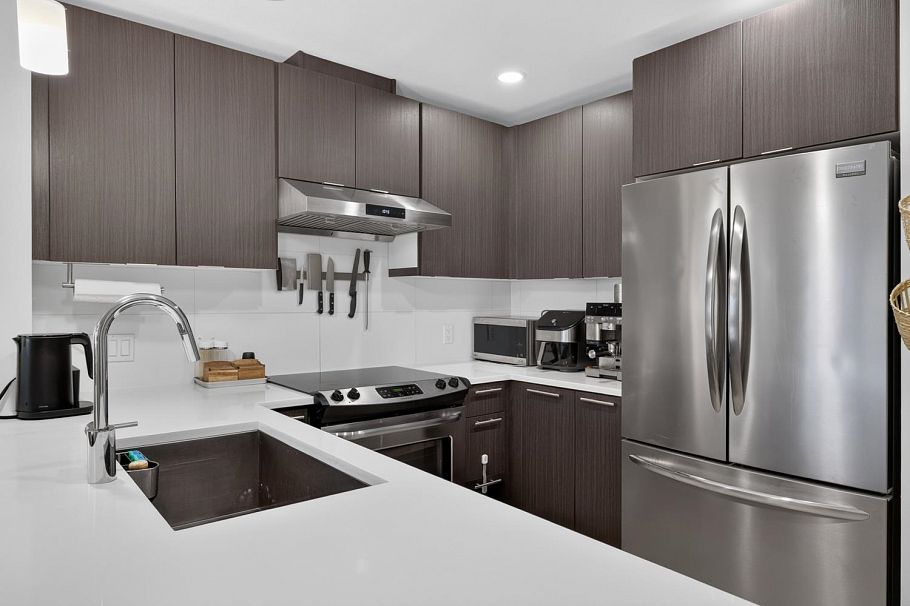 402 733 W 3rd Street North Vancouver, BC - 3