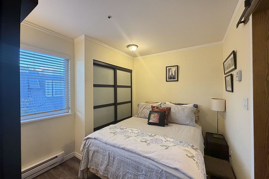 C 733 W 16th Avenue Vancouver, BC - 27