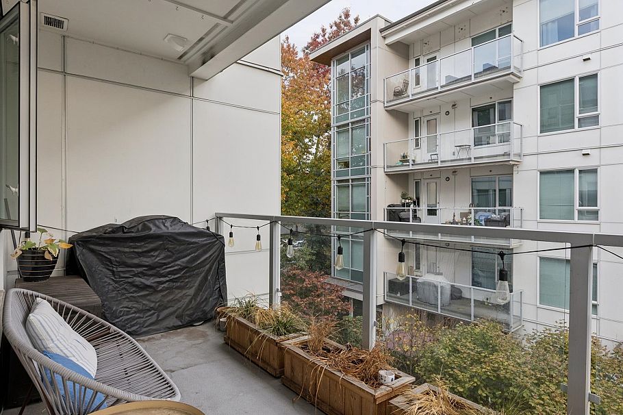301 277 W 1st Street North Vancouver, BC - 18