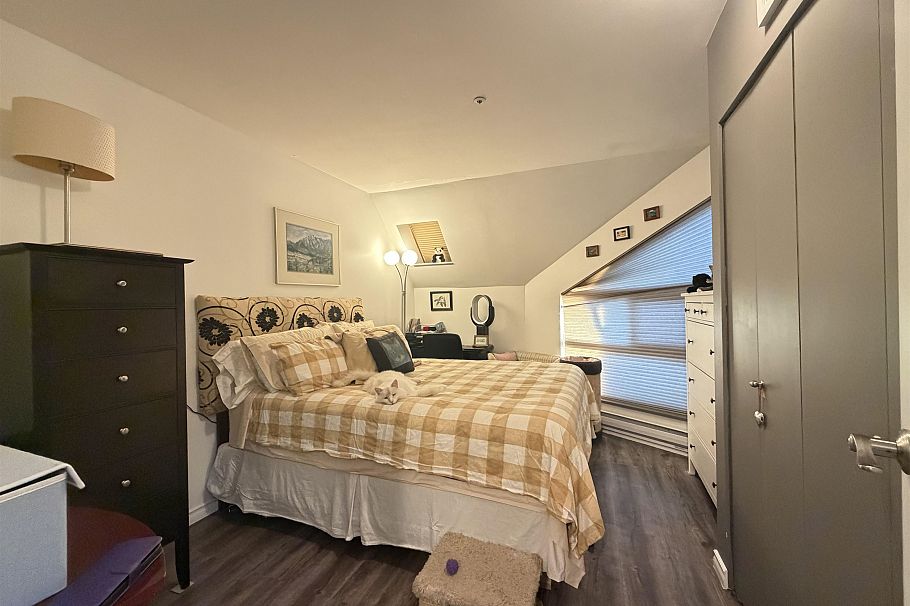 C 733 W 16th Avenue Vancouver, BC - 31