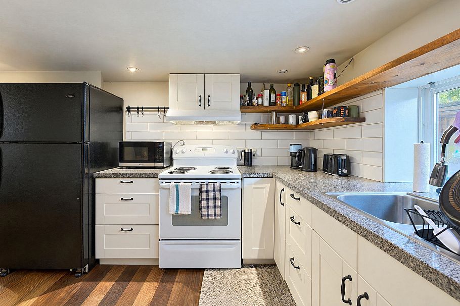 1701 Semlin Drive Vancouver, BC - 26