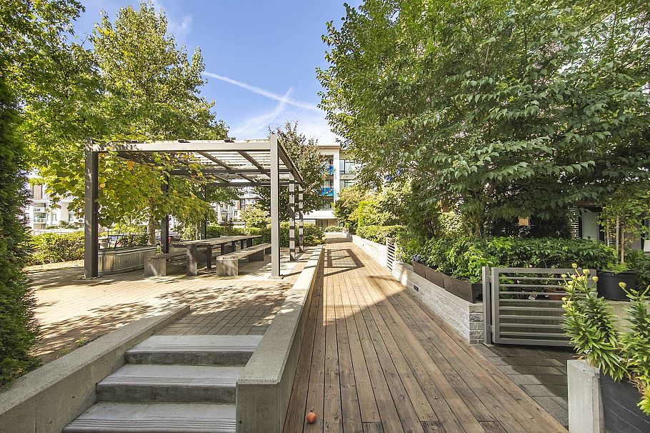 101 3289 Riverwalk Avenue Vancouver, BC - 24