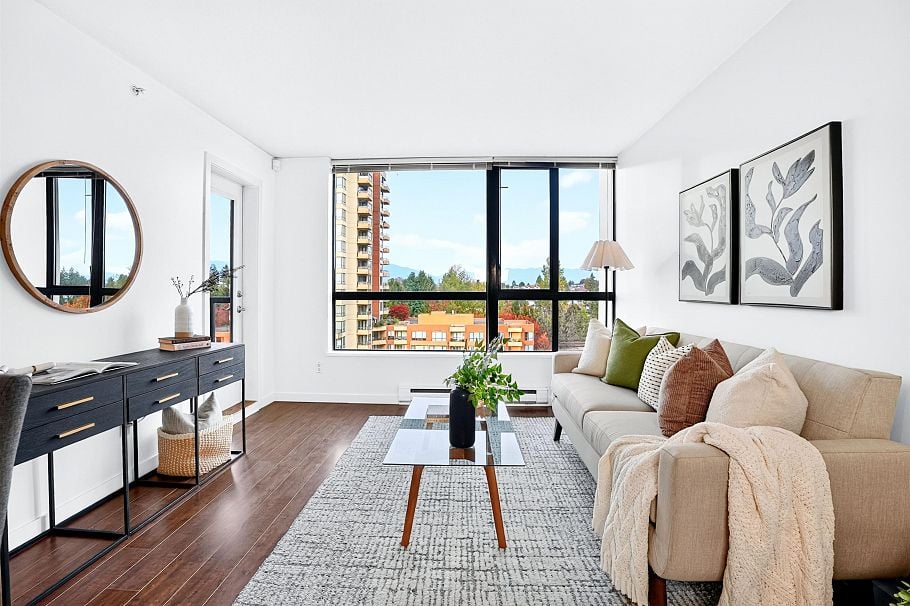 1001 3588 Crowley Drive Vancouver, BC - 2