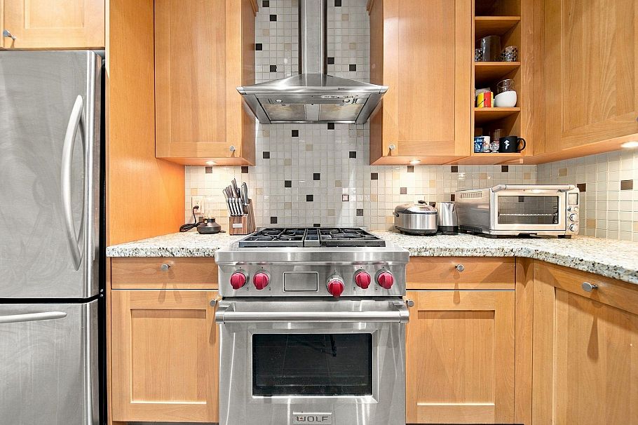 2071 W 44th Avenue Vancouver, BC - 8