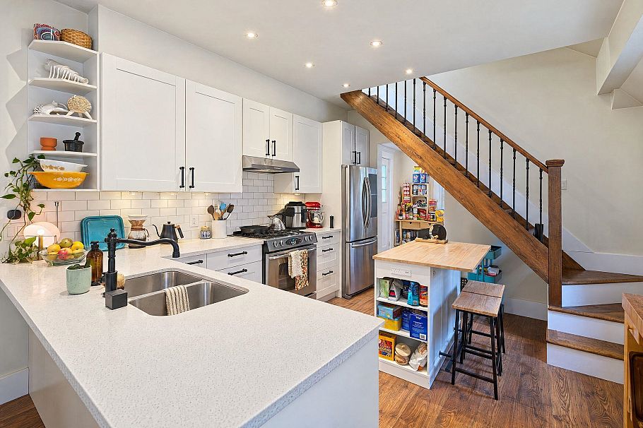 1701 Semlin Drive Vancouver, BC - 8