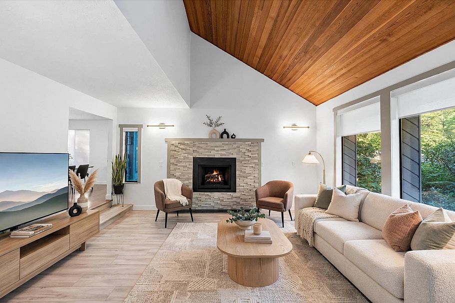 5520 Huckleberry Lane North Vancouver, BC - 2