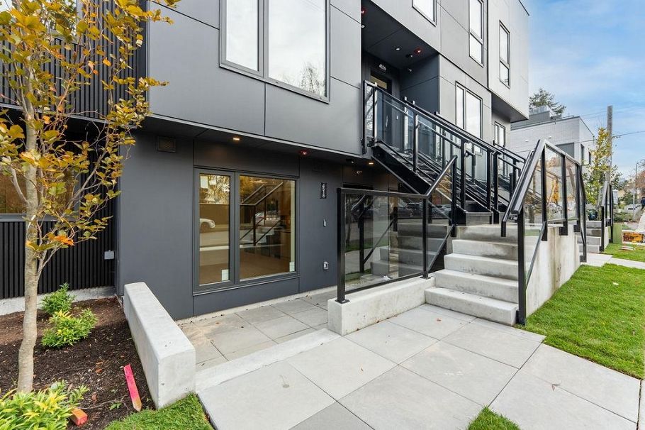 4518 Heather Street Vancouver, BC - 1