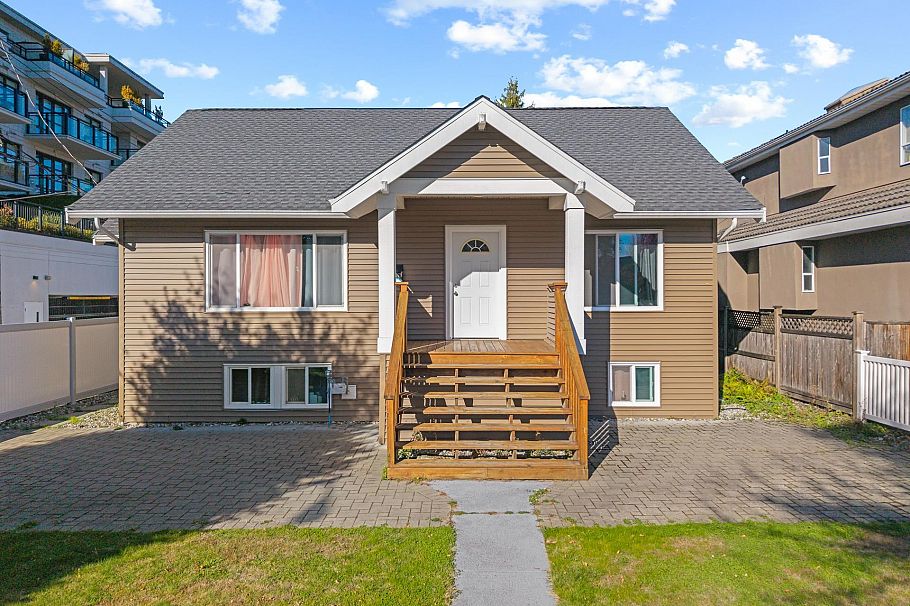 2079 W 46th Avenue Vancouver, BC - 1