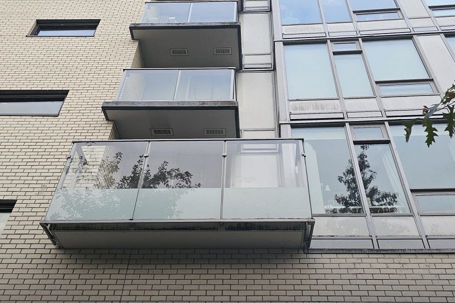 312 5470 Ormidale Street Vancouver, BC - 2