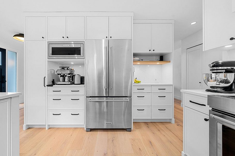 1 224 W 16th Street North Vancouver, BC - 11