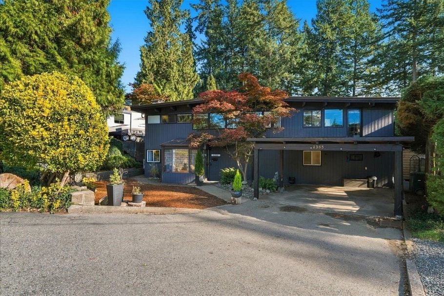 2363 Windridge Drive North Vancouver, BC - 1