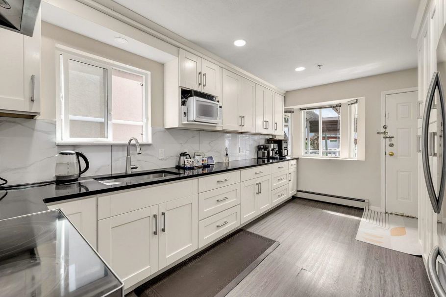2038 E 26th Avenue Vancouver, BC - 8