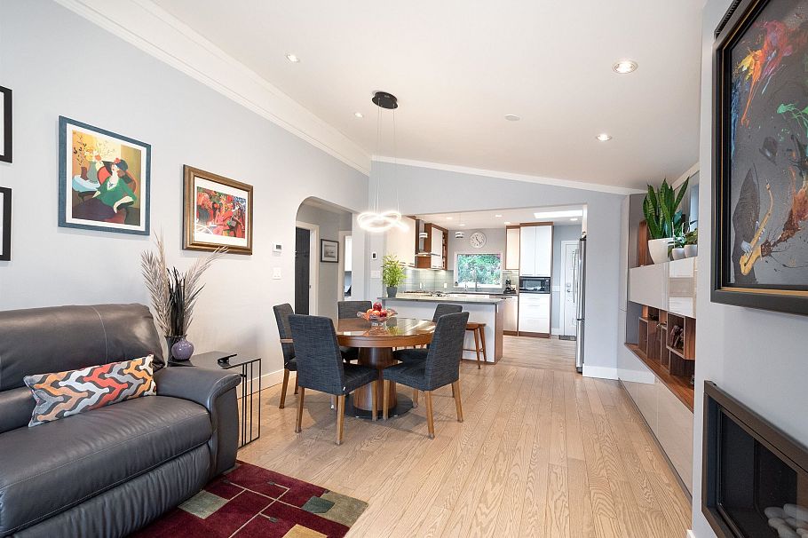 1912 Cliffwood Road North Vancouver, BC - 8