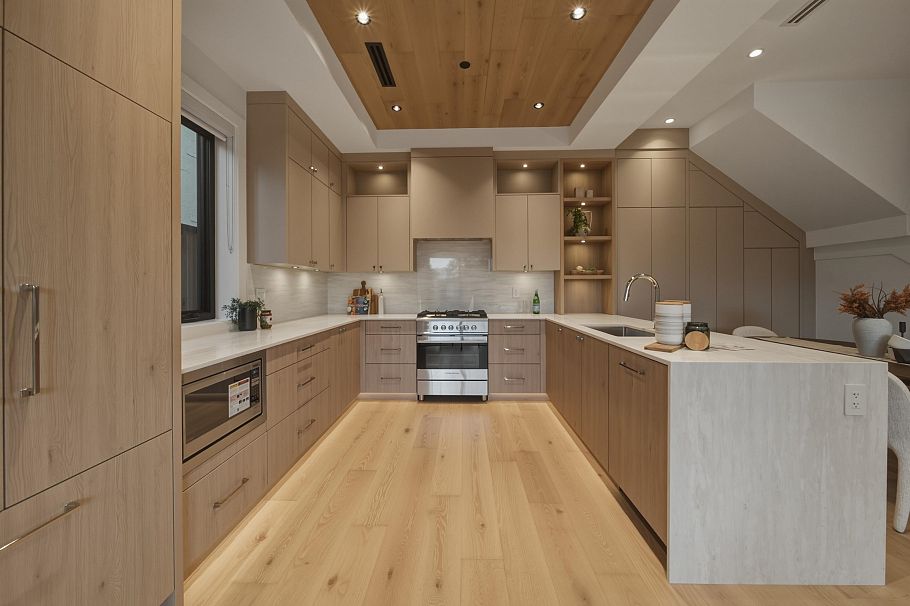 1 266 E 38 Avenue Vancouver, BC - 9