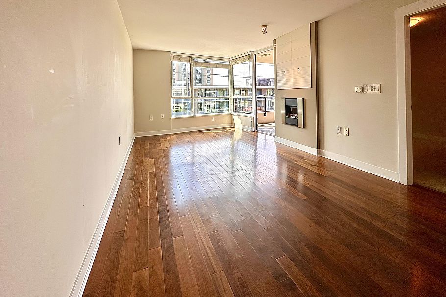 503 160 W 3rd Street North Vancouver, BC - 5