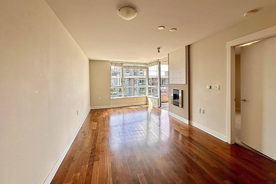 503 160 W 3rd Street North Vancouver, BC - 10