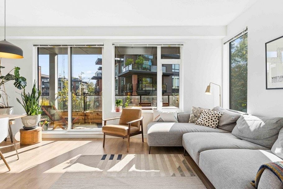 313 725 Marine Drive North Vancouver, BC - 5