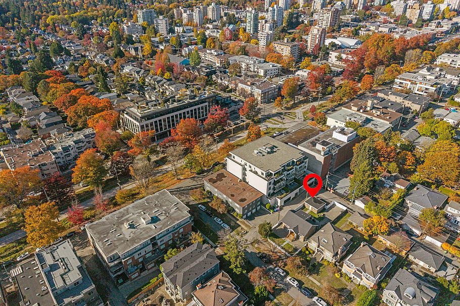 2079 W 46th Avenue Vancouver, BC - 38