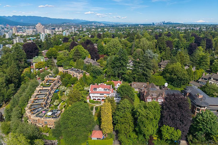 3296 Granville Street Vancouver, BC - 37