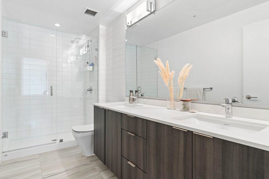 313 725 Marine Drive North Vancouver, BC - 18