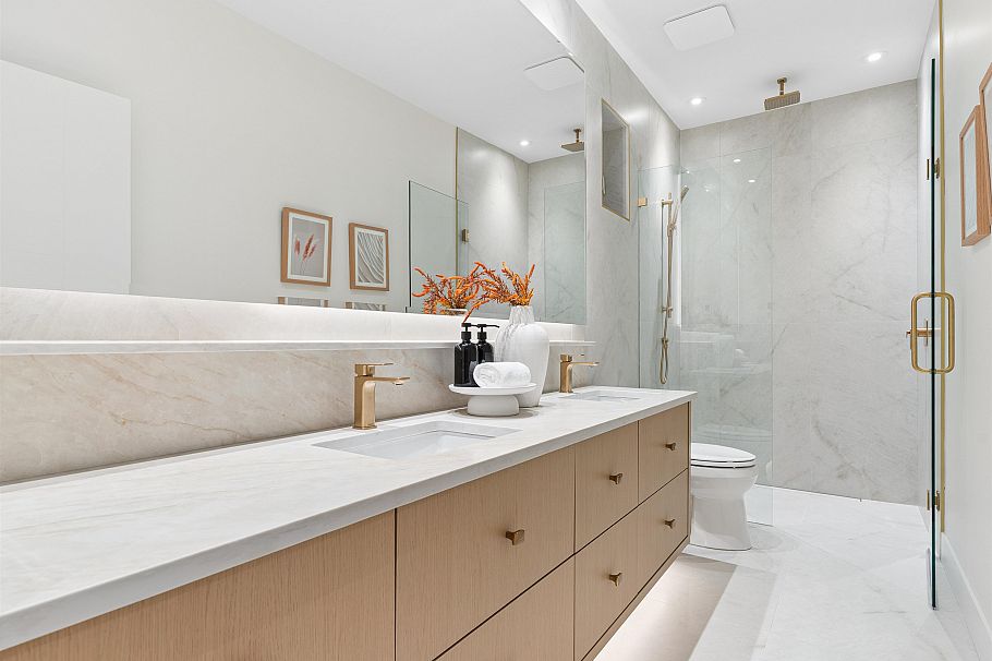 2 2541 E 2nd Avenue Vancouver, BC - 9