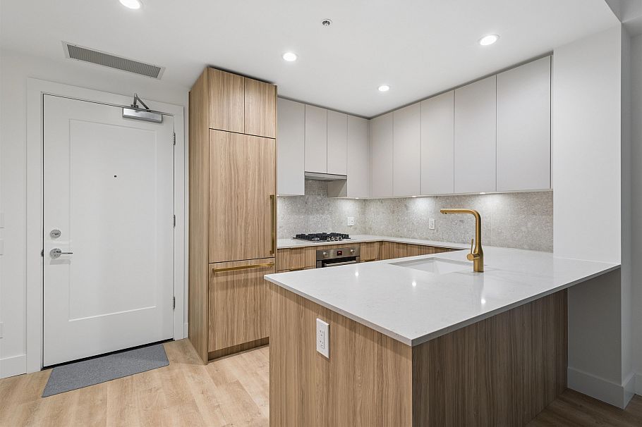 208 2375 Emery Court North Vancouver, BC - 3