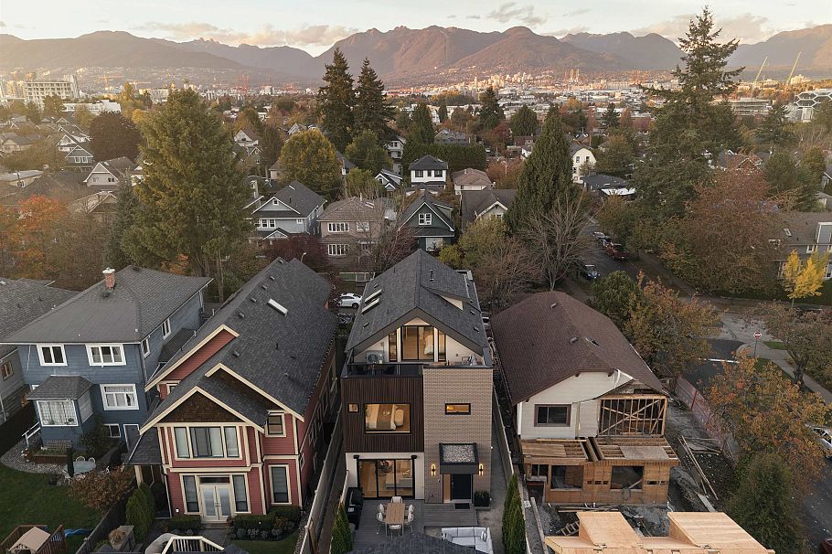 2 882 E 13 Avenue Vancouver, BC - 25