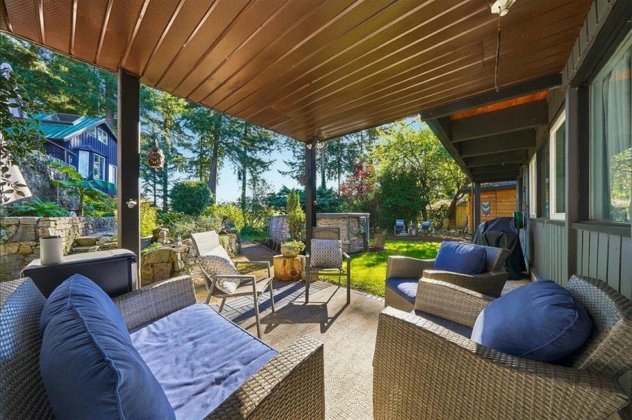 2363 Windridge Drive North Vancouver, BC - 30