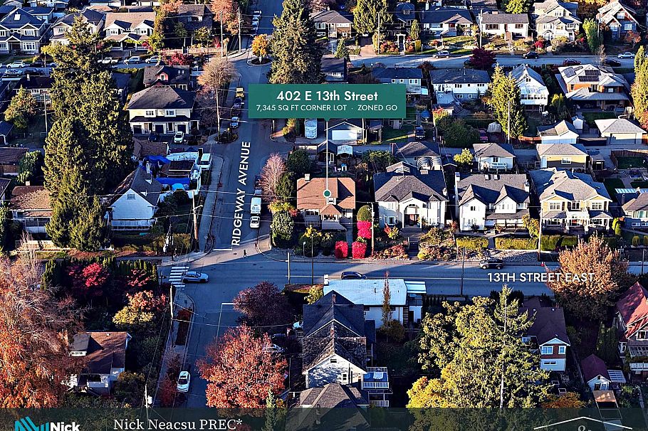 402 E 13th Street North Vancouver, BC - 21