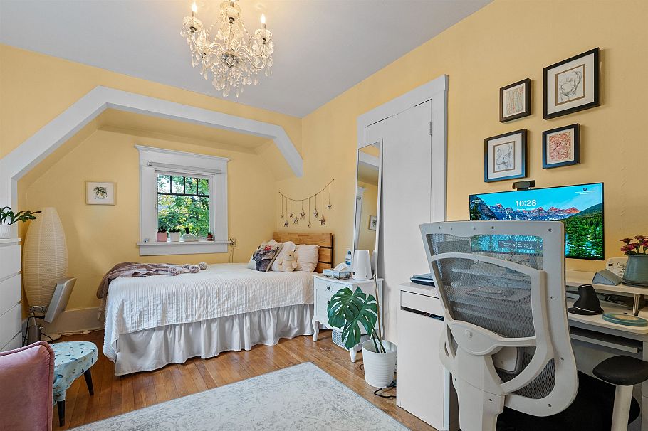 2315 W 6th Avenue Vancouver, BC - 10