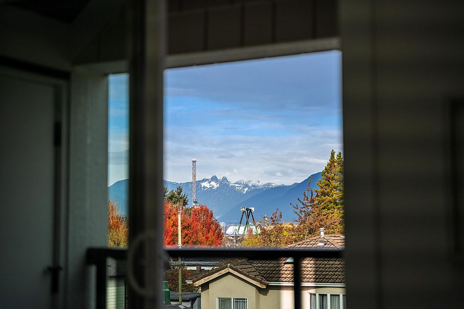 1 3344 Adanac Street Vancouver, BC - 29