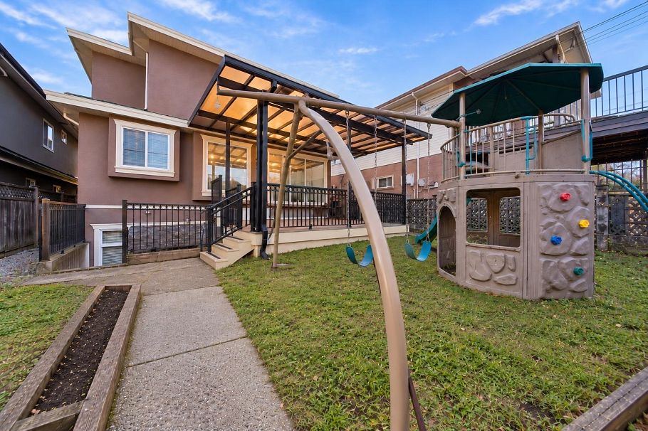 4205 Atlin Street Vancouver, BC - 28
