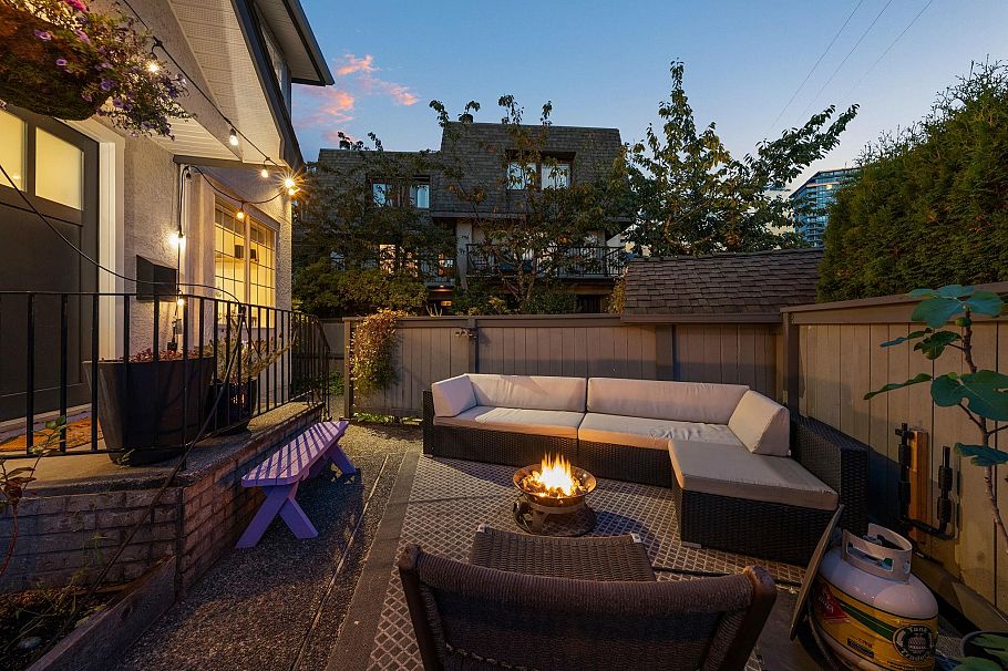 1 224 W 16th Street North Vancouver, BC - 37