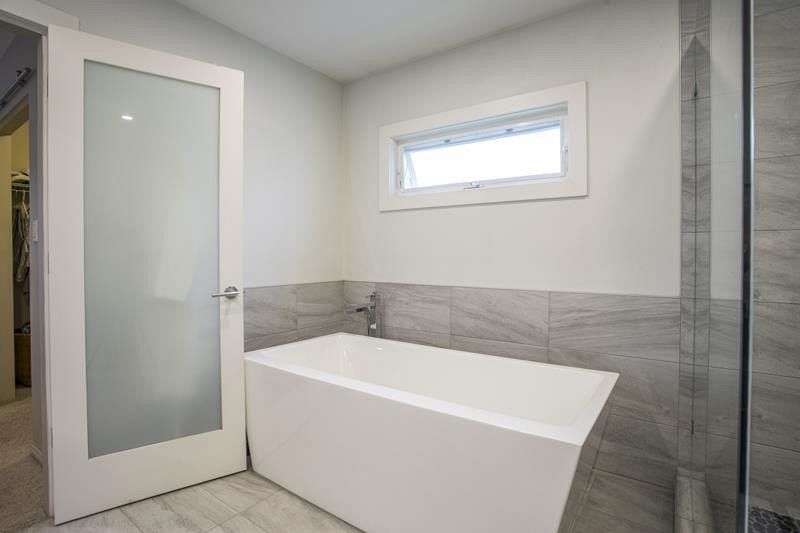687 Seymour Boulevard North Vancouver, BC - 29