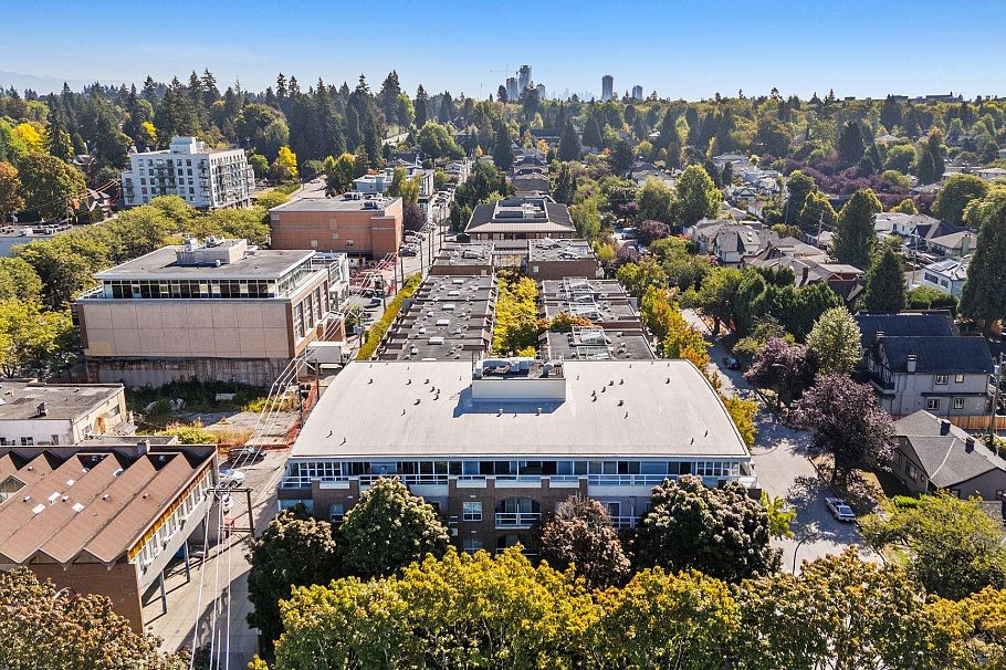 330 5790 East Boulevard Vancouver, BC - 23