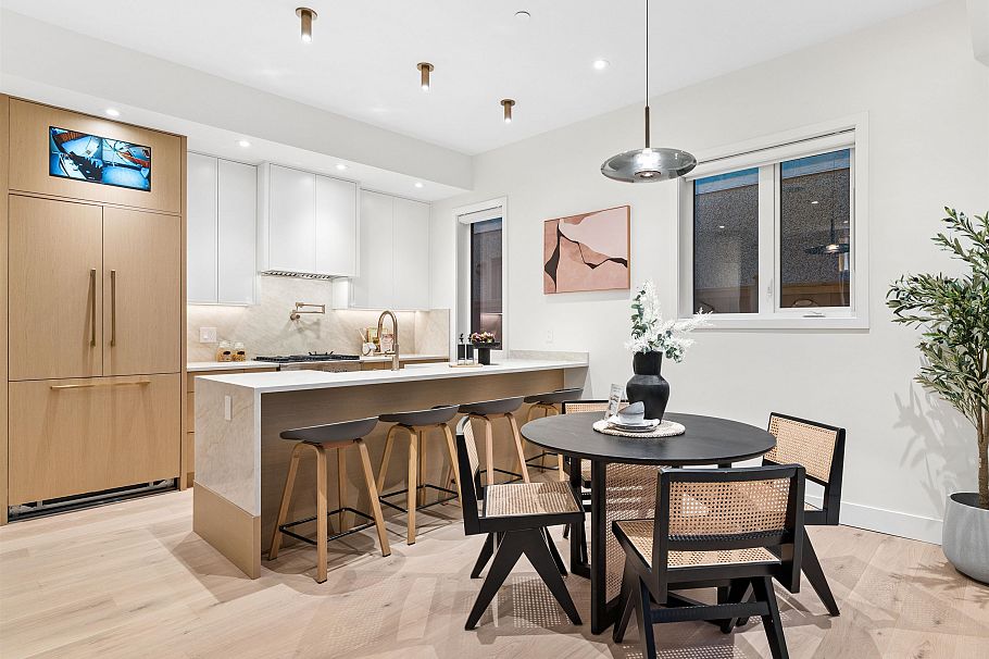 2 2541 E 2nd Avenue Vancouver, BC - 4