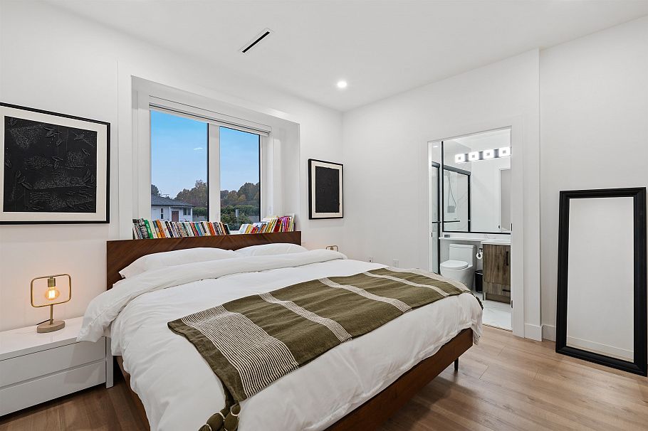 1 3344 Adanac Street Vancouver, BC - 18