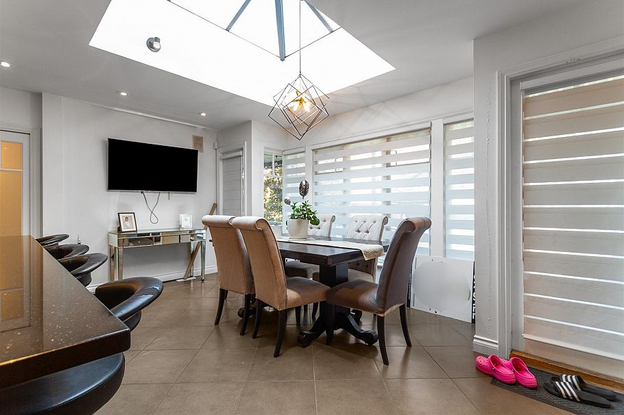 1195 W 50th Avenue Vancouver, BC - 8