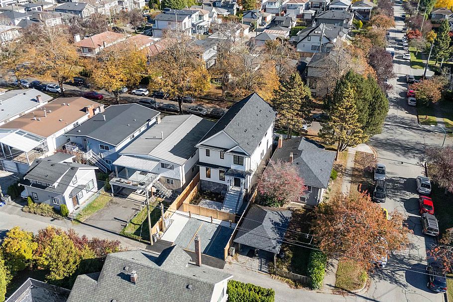 1 6879 Quebec Street Vancouver, BC - 18