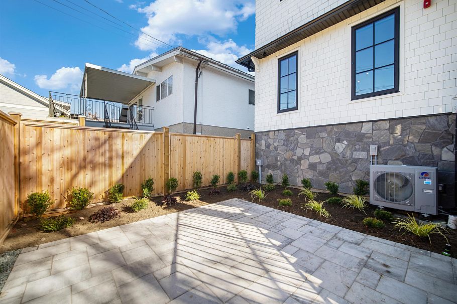 2 6879 Quebec Street Vancouver, BC - 14