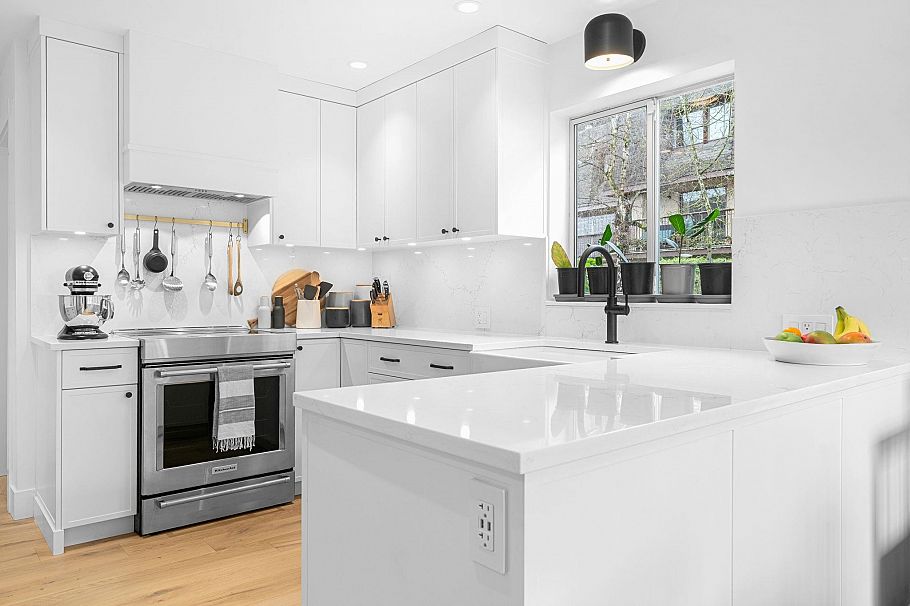 1 224 W 16th Street North Vancouver, BC - 8