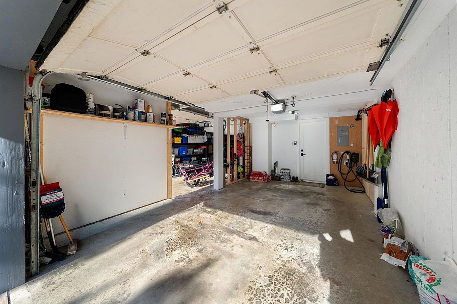 1 224 W 16th Street North Vancouver, BC - 33