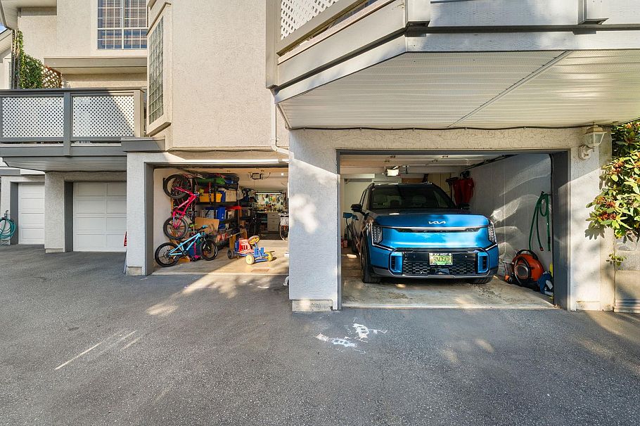 1 224 W 16th Street North Vancouver, BC - 34