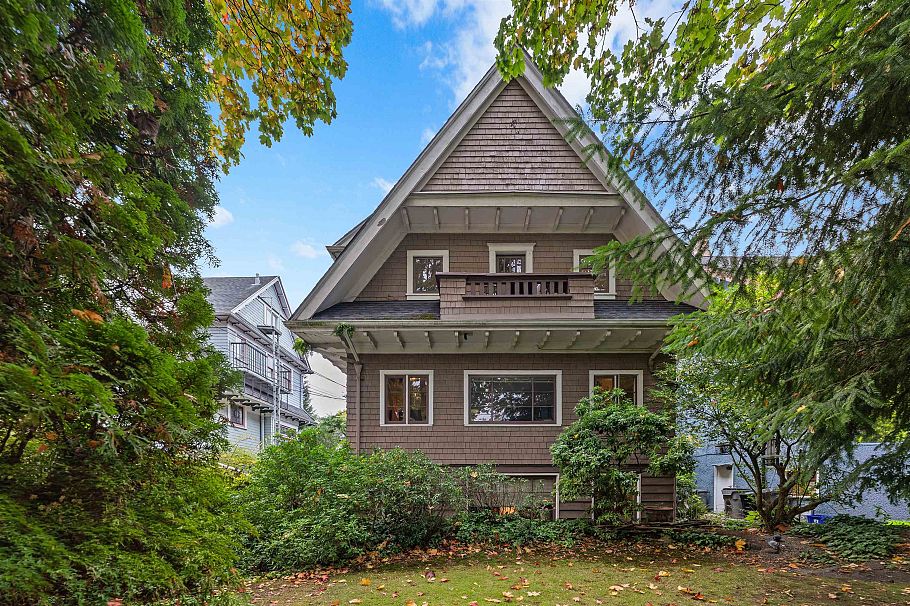 2315 W 6th Avenue Vancouver, BC - 1