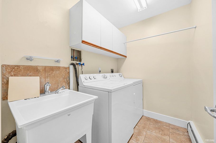3191 W 23rd Avenue Vancouver, BC - 32