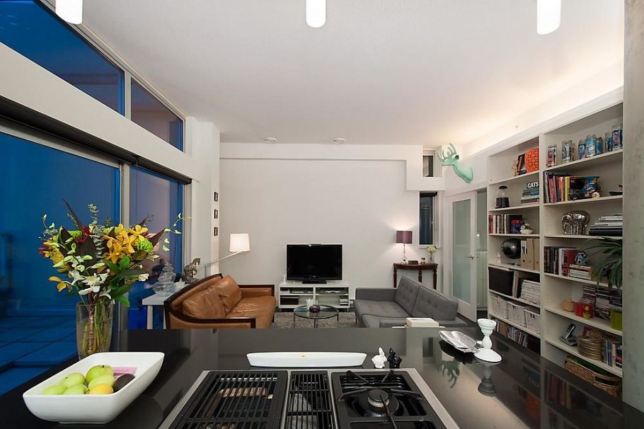 802 33 W Pender Street Vancouver, BC - 3