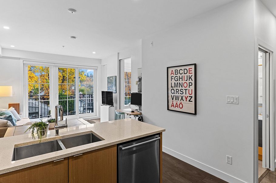 302 2528 Collingwood Street Vancouver, BC - 4
