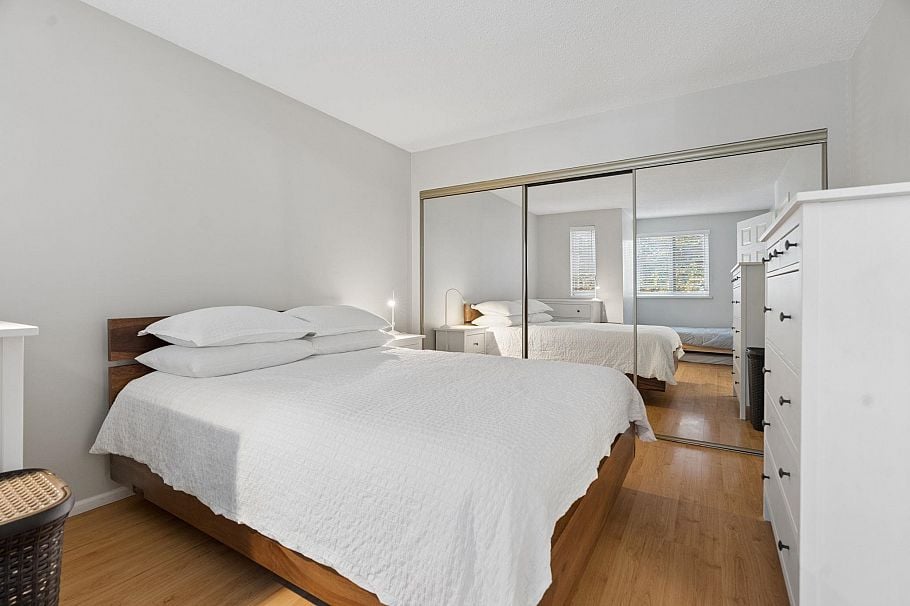13 1949 W 8th Avenue Vancouver, BC - 12